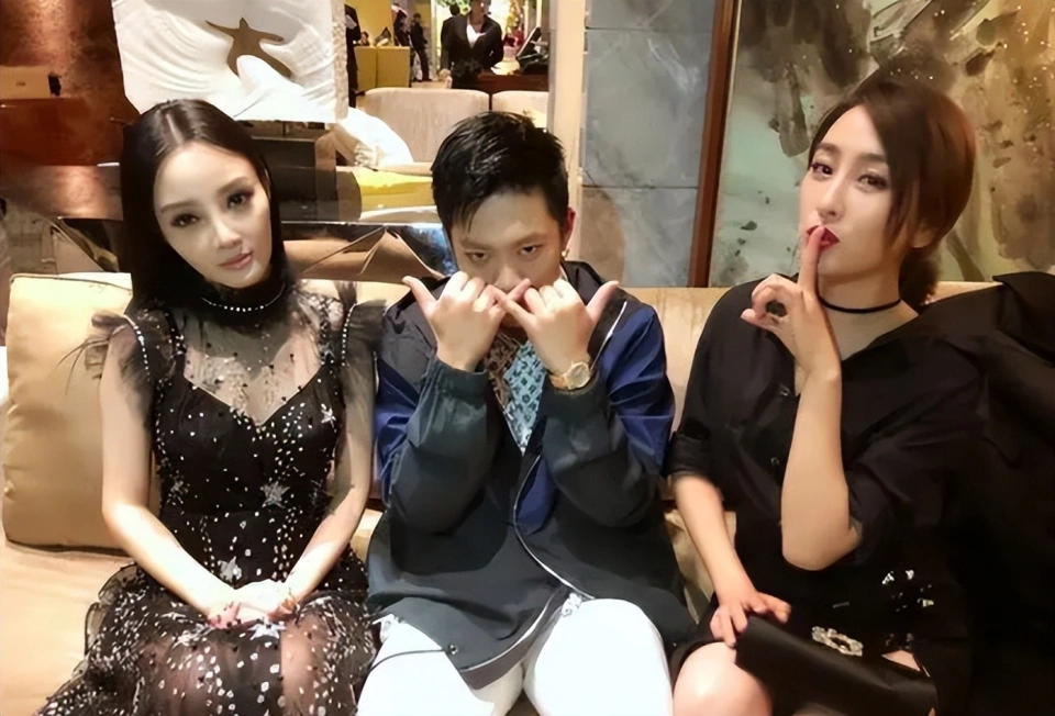 李小璐：年轻时管不住下半身，如今让自己的女儿买了单，她后悔吗