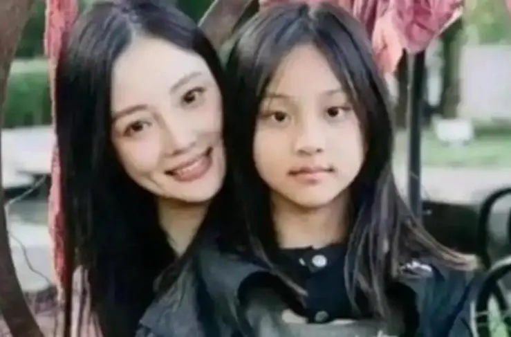 李小璐：年轻时管不住下半身，如今让自己的女儿买了单，她后悔吗