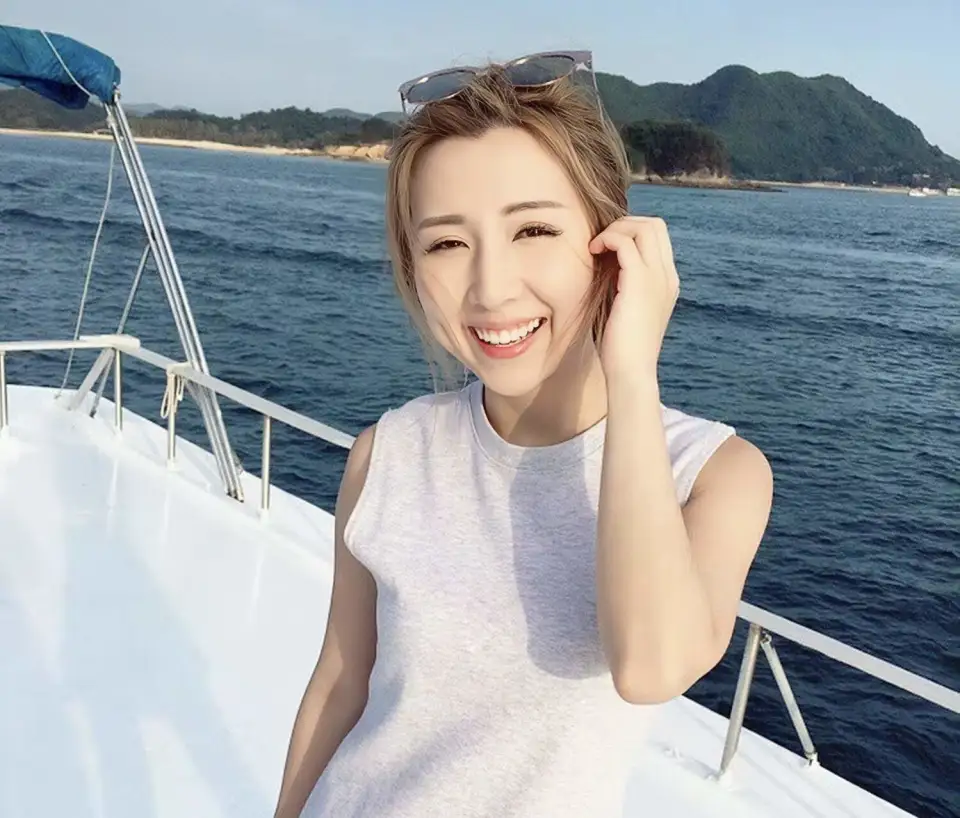 又走一个！TVB知名女星突然含泪宣布离巢，已两三年没有拍新剧