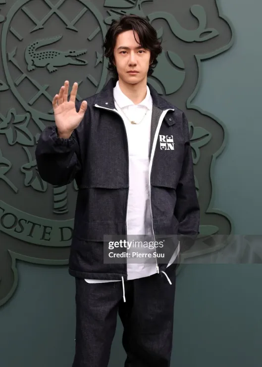 49岁林心如对比50岁林志玲，骨相老去和皮相老去的差距一目了然