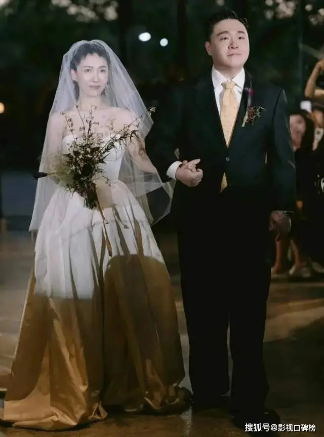 郝劭文官宣当爸爸，抱着老婆与孩子一脸幸福，林宁瑞二胎也是女儿