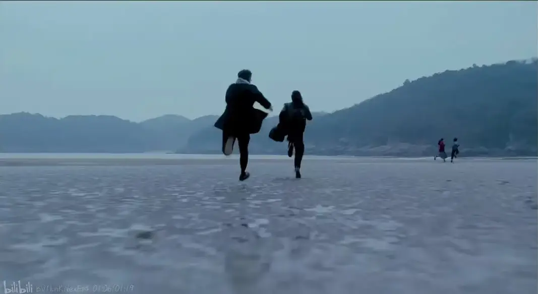 《想飞的女孩》没飞起来，倒很悬浮