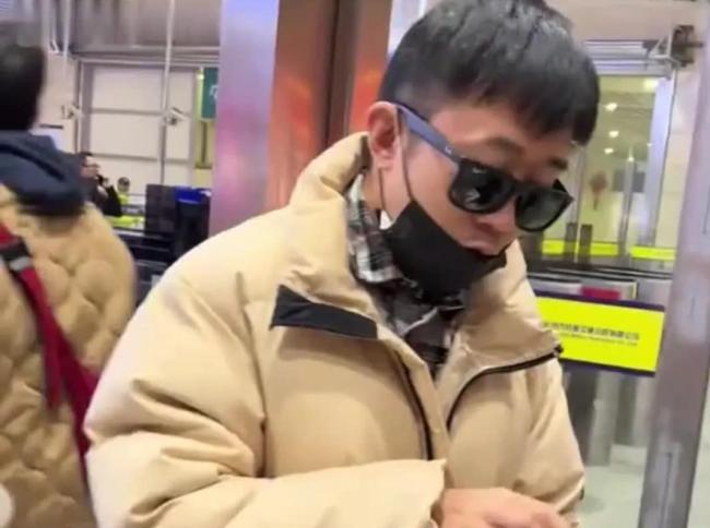 杨迪到达长沙遇粉丝接机 爱与温暖的双向奔赴