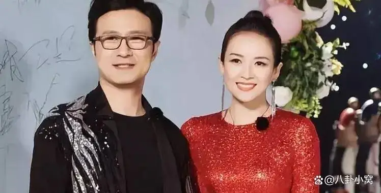 46岁章子怡现身成都活动：颜值引起网友争议！