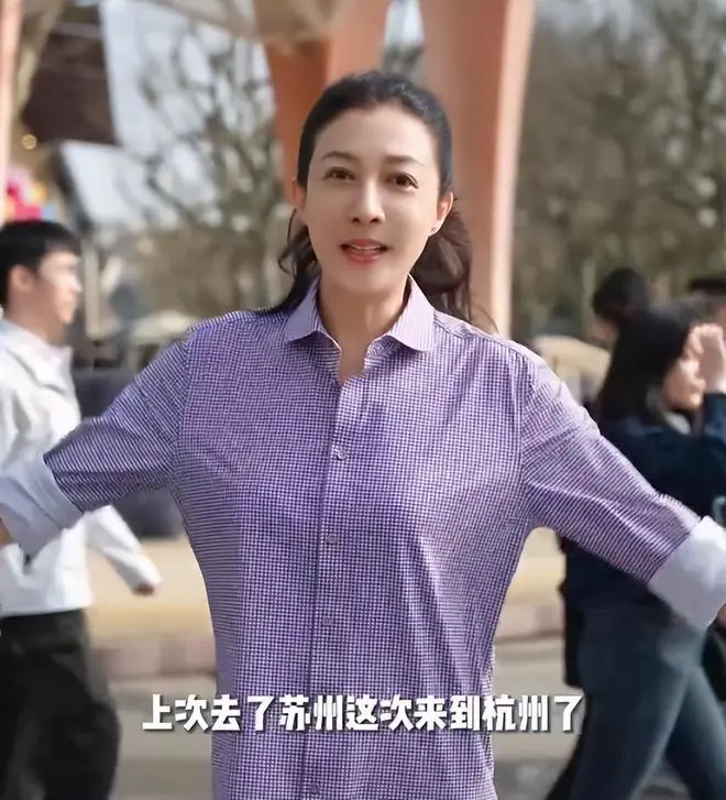 51岁吴绮莉遭重创，价值百万账号被别人抢走，被欺负却无可奈何