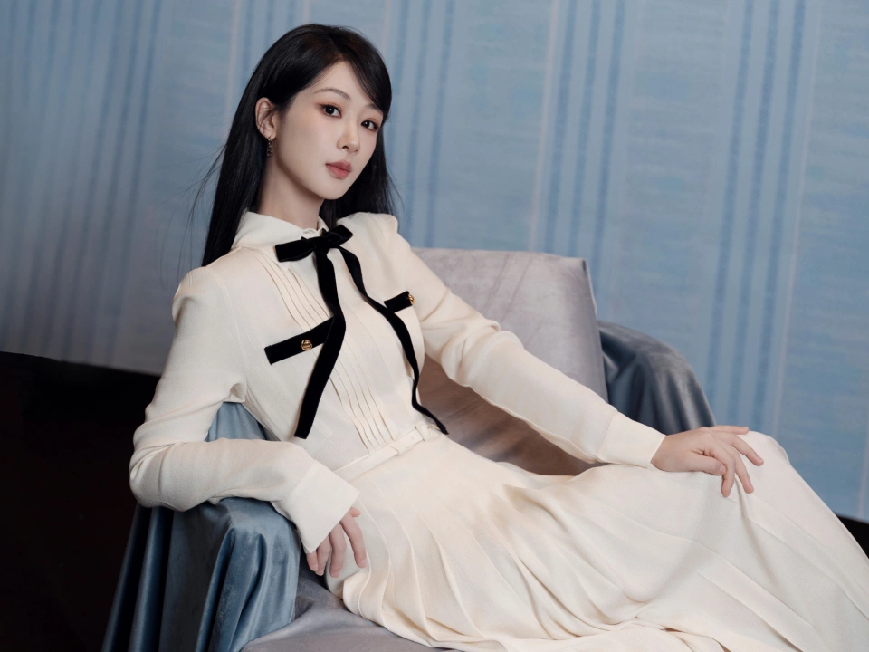 《生命树》来袭，杨紫再演大女主，胡歌甘当绿叶，年代剧又有王炸