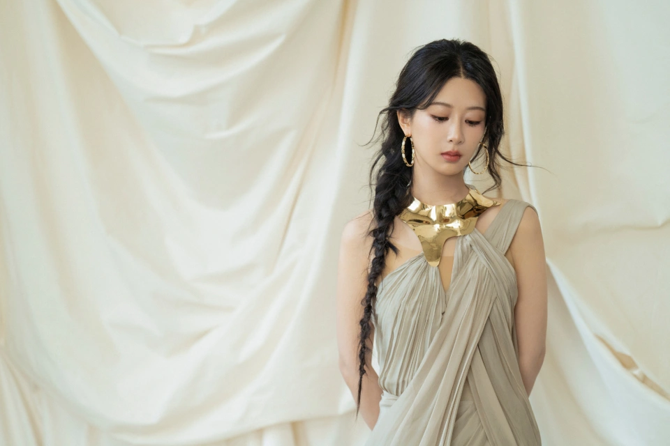 《生命树》来袭，杨紫再演大女主，胡歌甘当绿叶，年代剧又有王炸