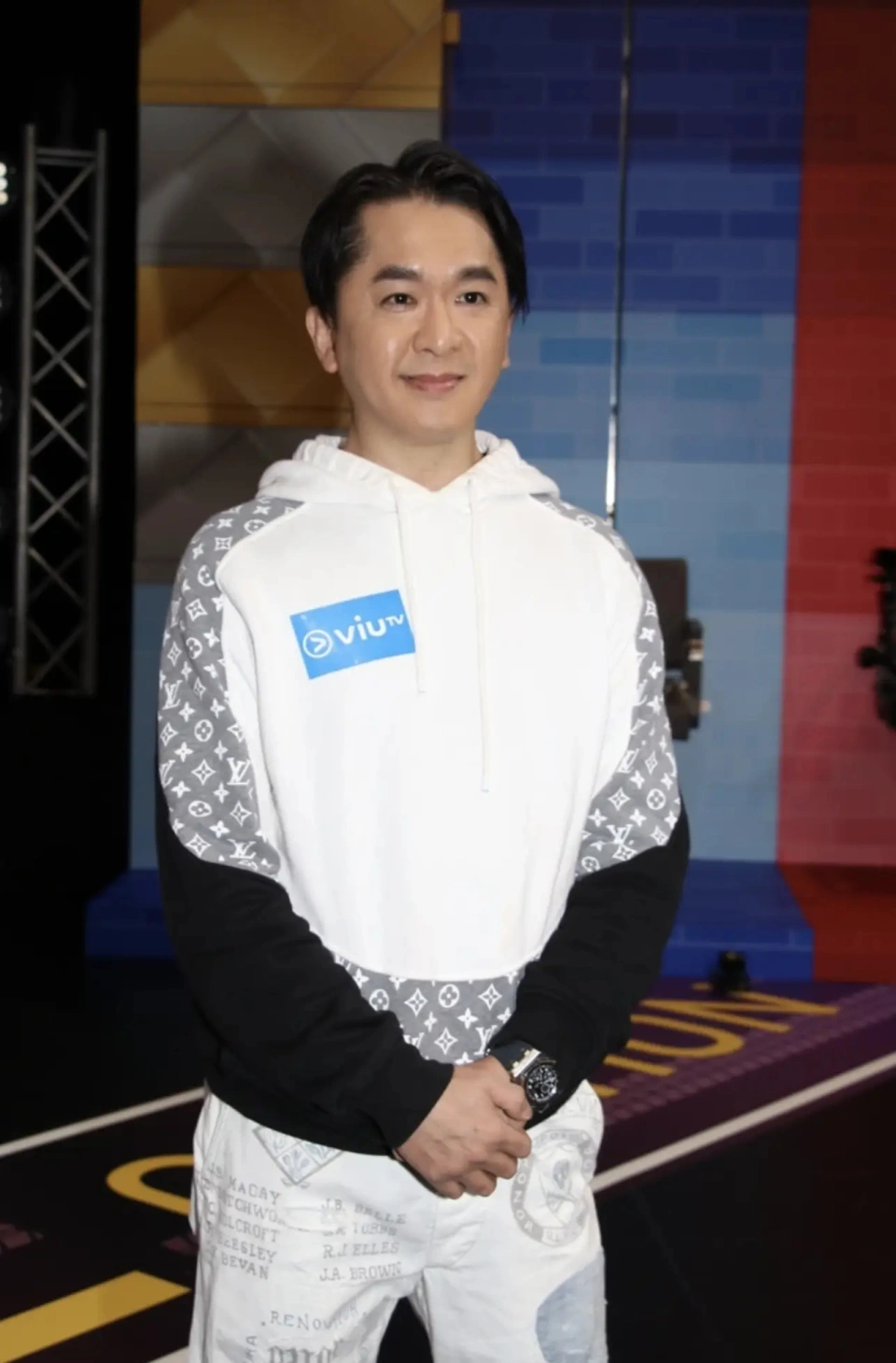 大方！TVB前富贵男星自曝按年支付3位女友生活费，已决定坚持丁克