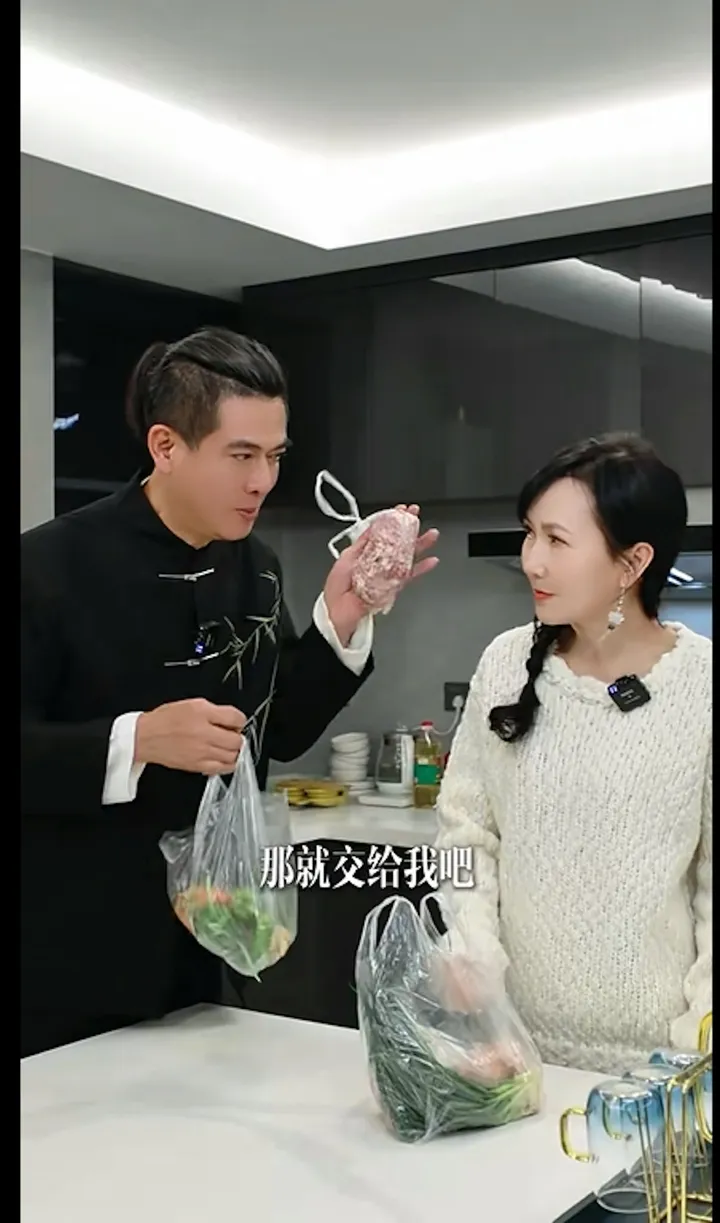 67岁“小青”陈美琪豪门秘史曝光！密会破产旧情人做鸳鸯蛋，网友惊呆：马家前夫输惨了！
