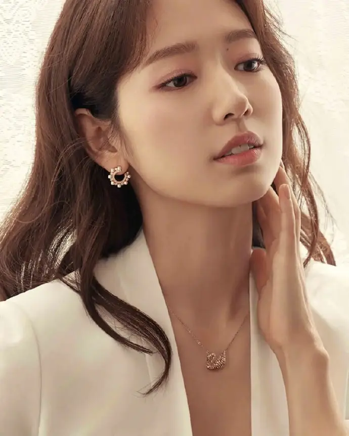 韩国知名女星曹宝儿，成金秀贤事件的“最大受害者”