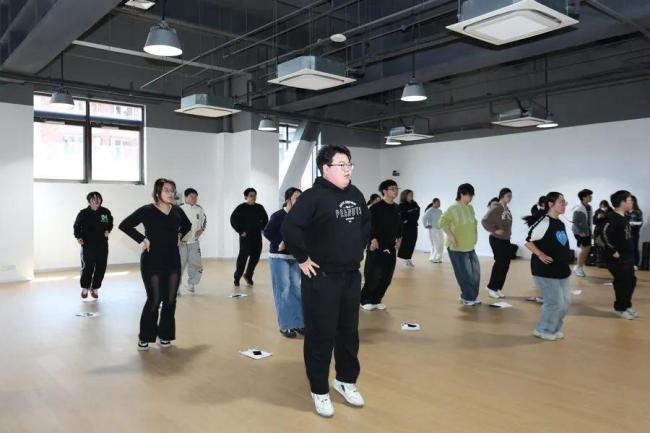 小伙上了学校一门课成功减重70斤 健康减脂课改变生活